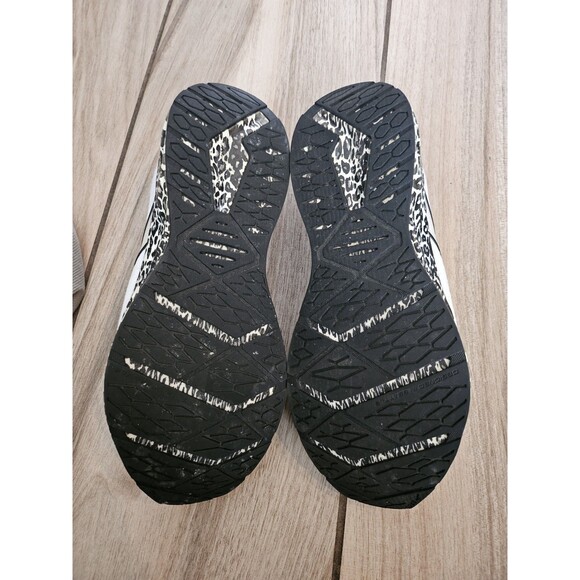 Brooks Women's Levitate StealthFit 6 Leopard Sneakers Sz 11mb. - Picture 9 of 11